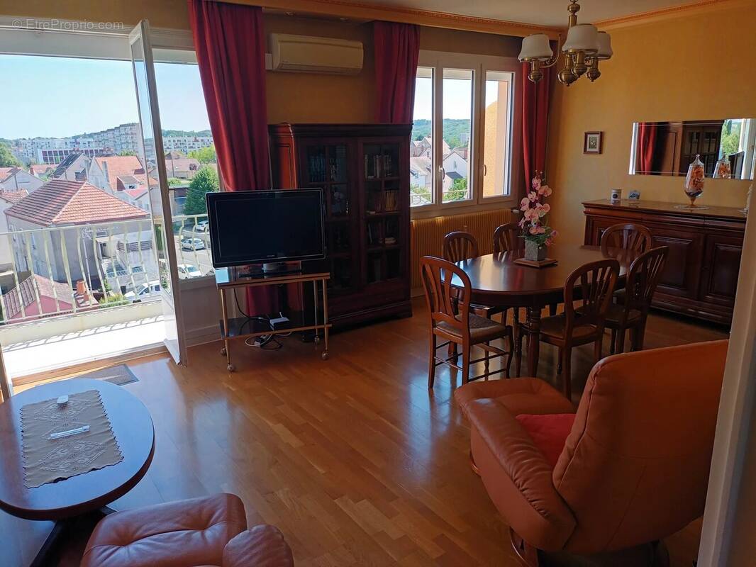 Appartement à MONTCEAU-LES-MINES