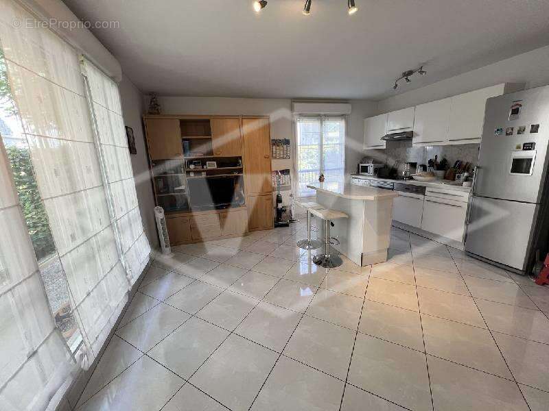 Appartement à COMBS-LA-VILLE