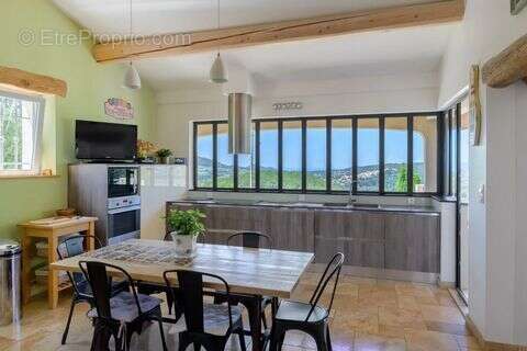 Maison à LE CASTELLET