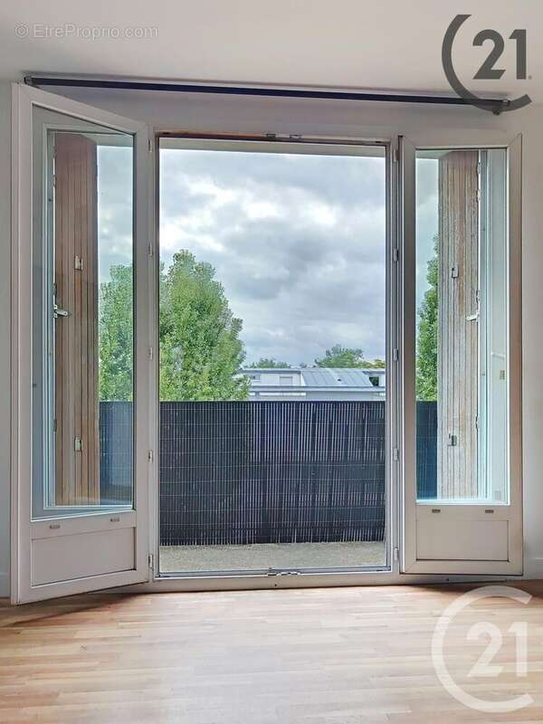 Appartement à COMBS-LA-VILLE