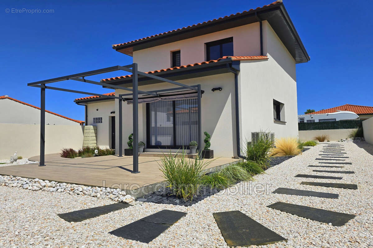 Maison à LAROQUE-DES-ALBERES