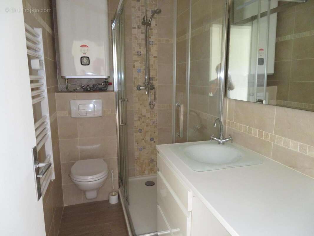   - Appartement à DRAGUIGNAN