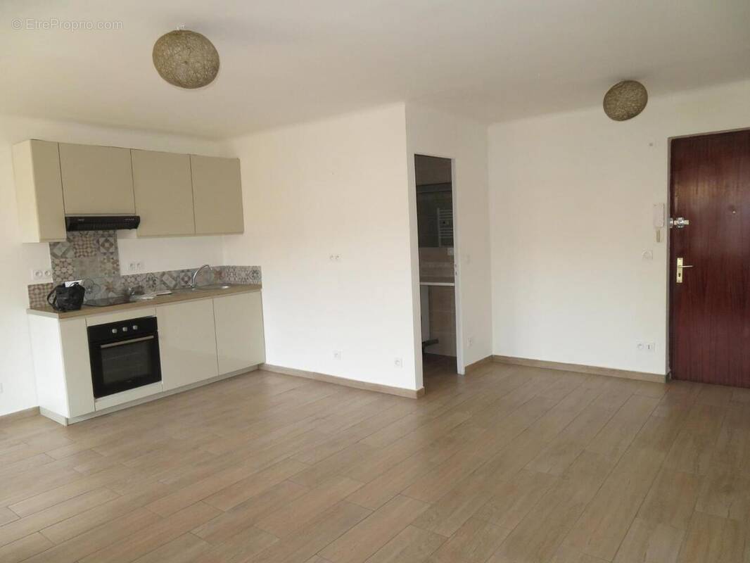   - Appartement à DRAGUIGNAN