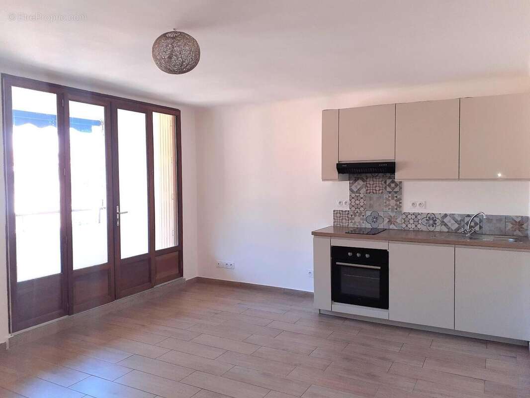   - Appartement à DRAGUIGNAN