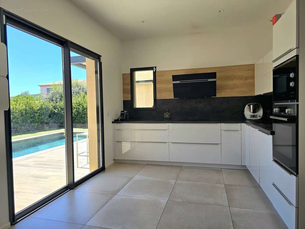 Maison à BORMES-LES-MIMOSAS