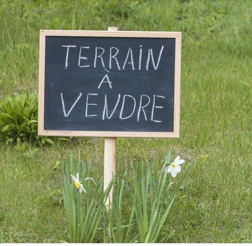 Terrain à VAUREAL