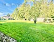 Terrain à CHAMPMOTTEUX