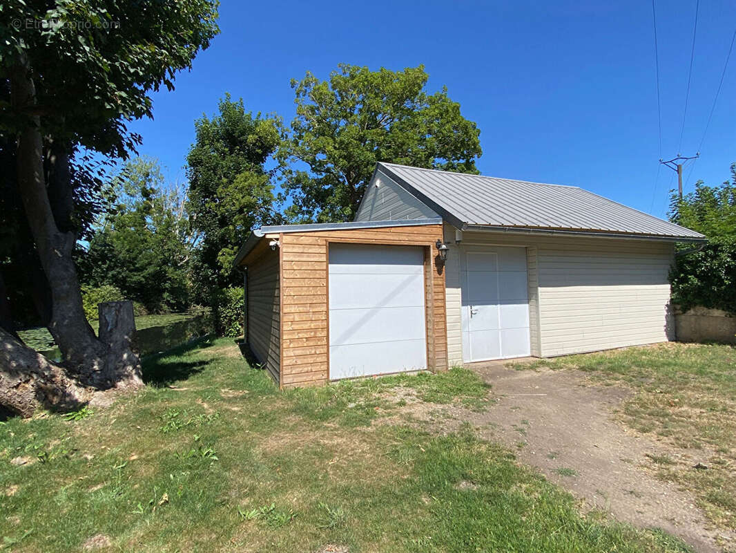 Terrain à SAINT-LUBIN-DES-JONCHERETS
