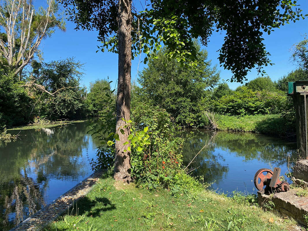 Terrain à SAINT-LUBIN-DES-JONCHERETS