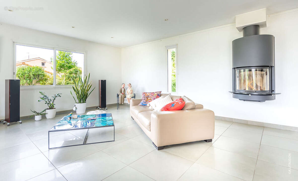 Maison à SAINT-MARTIN-BELLE-ROCHE