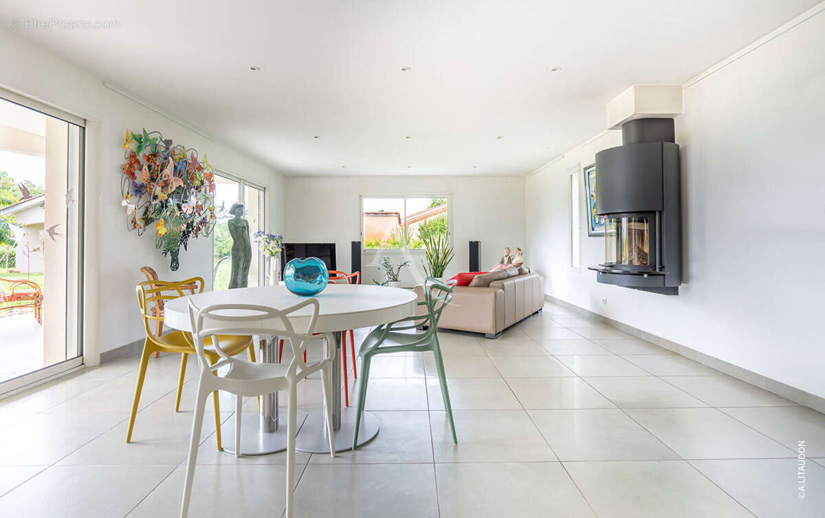 Maison à SAINT-MARTIN-BELLE-ROCHE