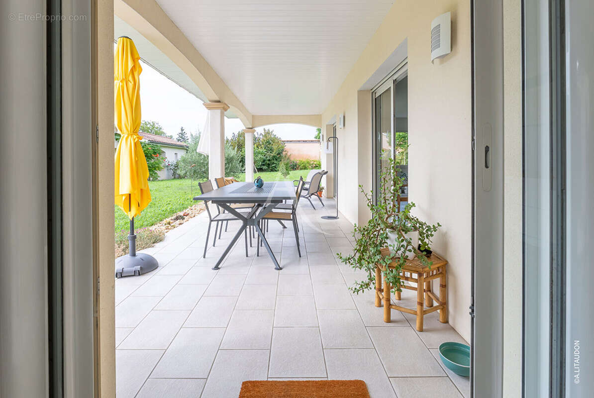 Maison à SAINT-MARTIN-BELLE-ROCHE