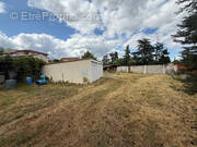 Terrain à SAVIGNEUX