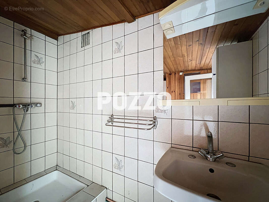 Maison à SAINT-HILAIRE-DU-HARCOUET