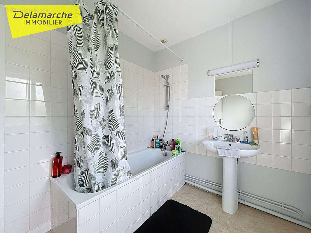 Maison à VILLEDIEU-LES-POELES