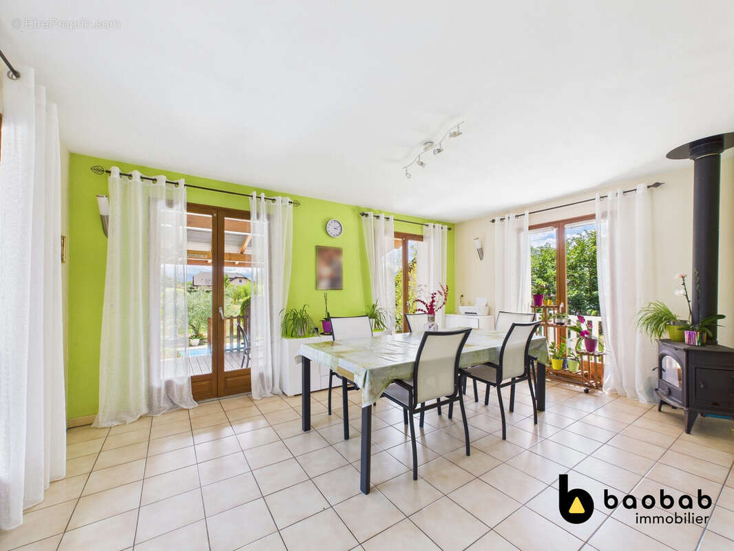 Maison à SAINT-JEOIRE-PRIEURE