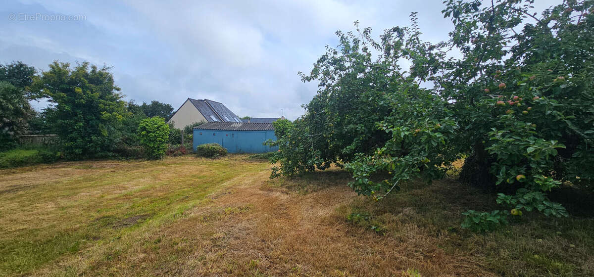 Terrain à ERGUE-GABERIC