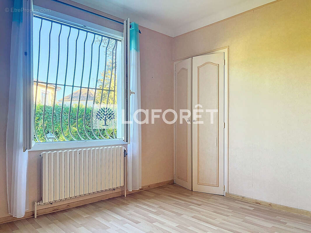 Maison à CHATILLON-SUR-THOUET