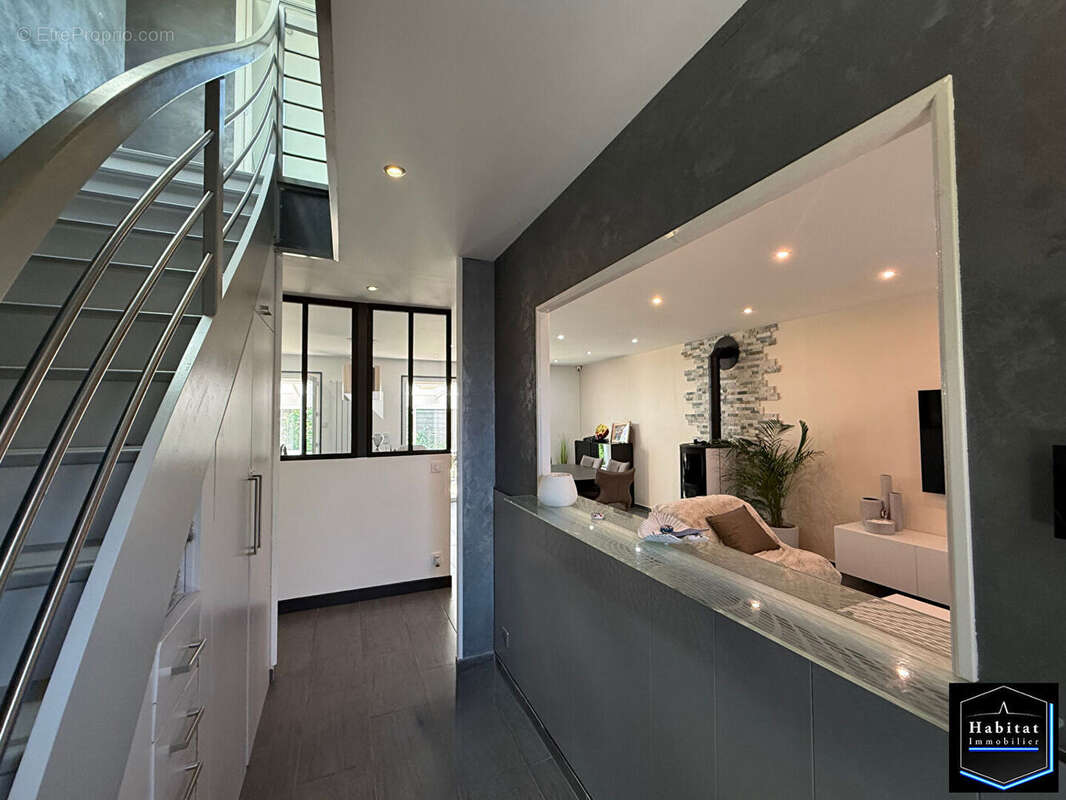 Maison à LE PLESSIS-BELLEVILLE