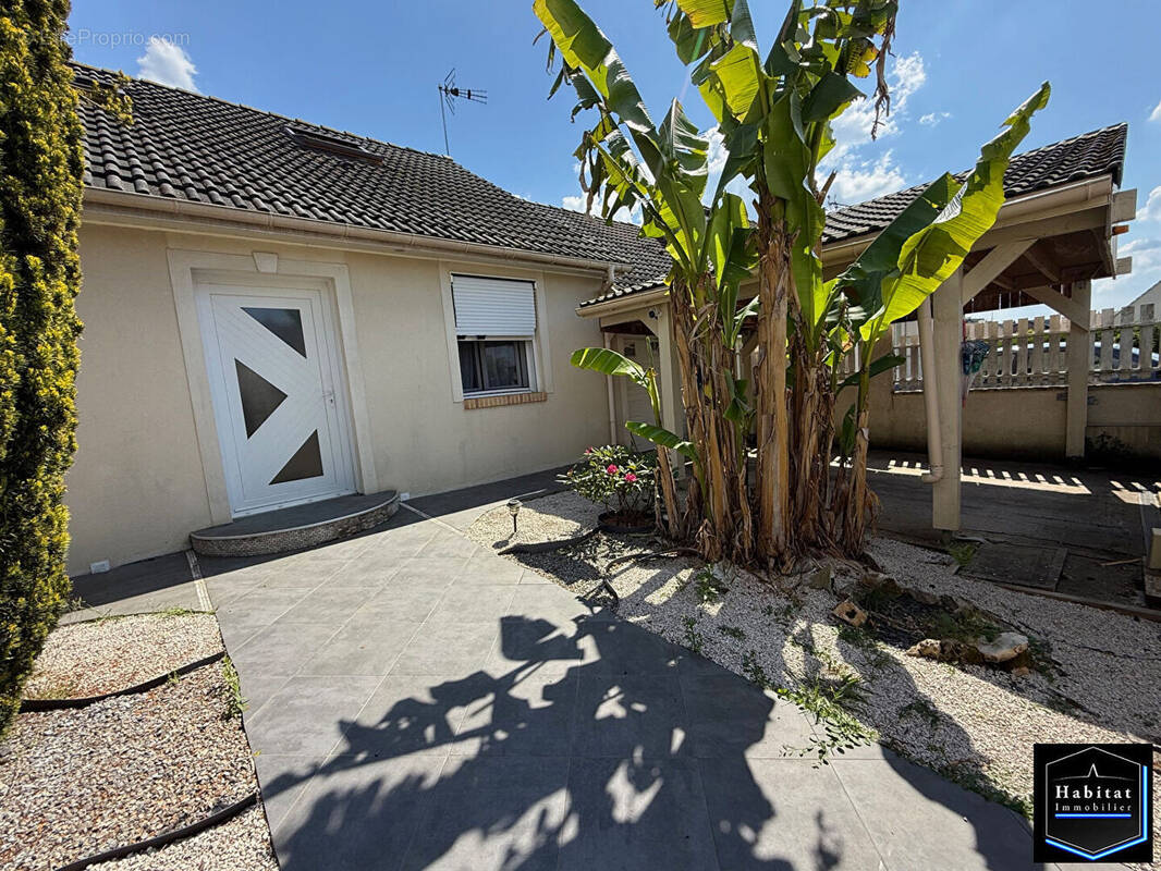 Maison à LE PLESSIS-BELLEVILLE