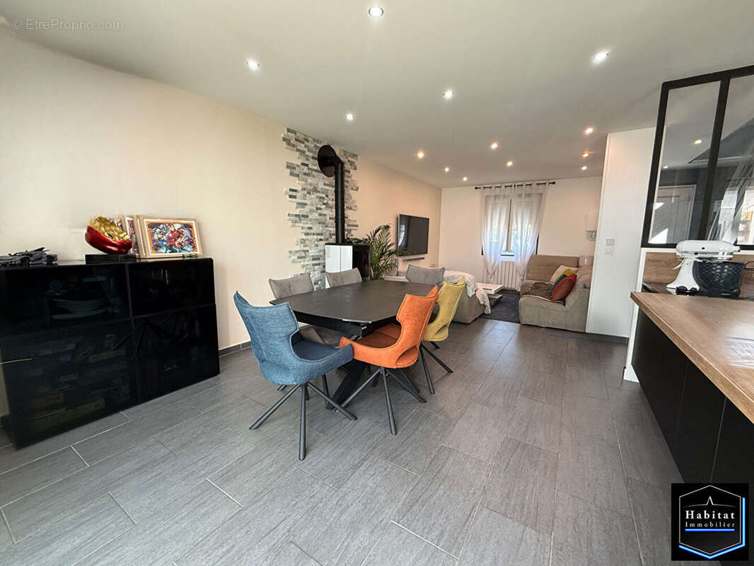 Maison à LE PLESSIS-BELLEVILLE