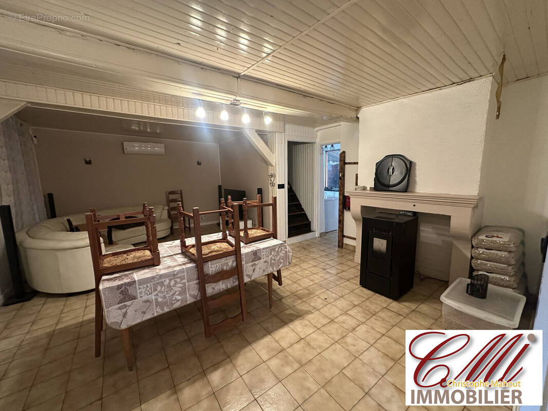 Maison à SAINT-REMY-EN-BOUZEMONT-SAINT-GENEST-ET-ISSON