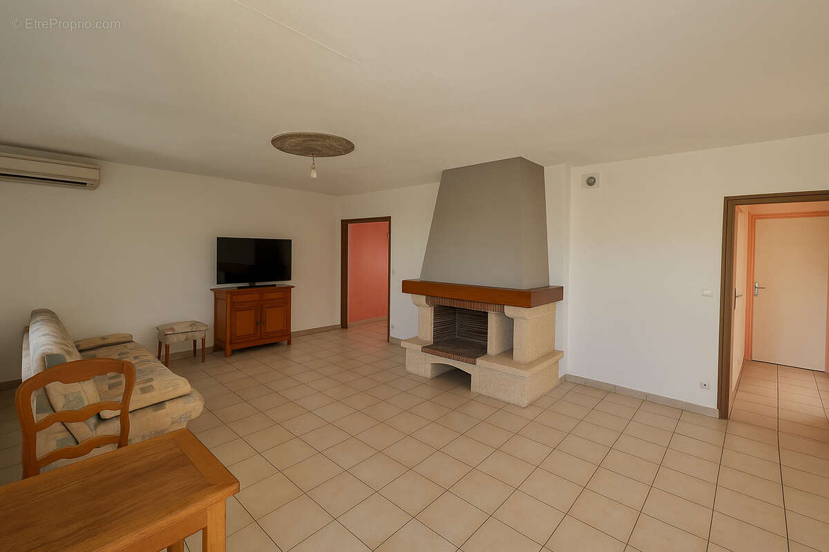 Maison à FORCALQUEIRET