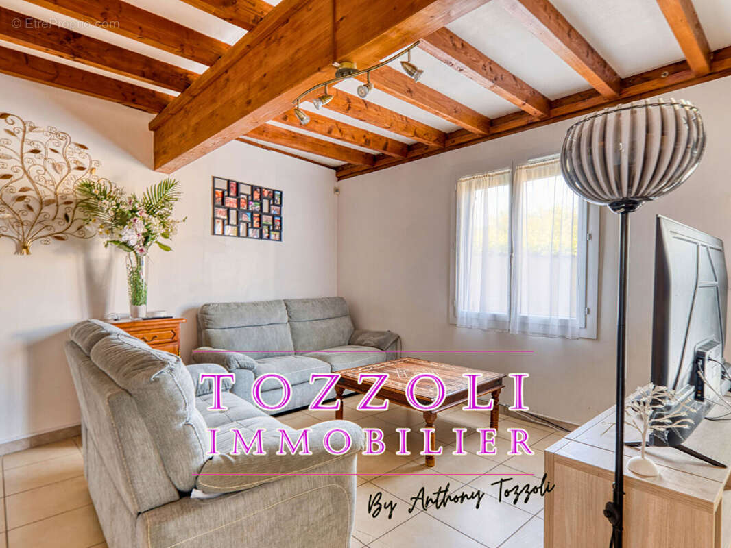 Maison à SAINT-DIDIER-DE-LA-TOUR