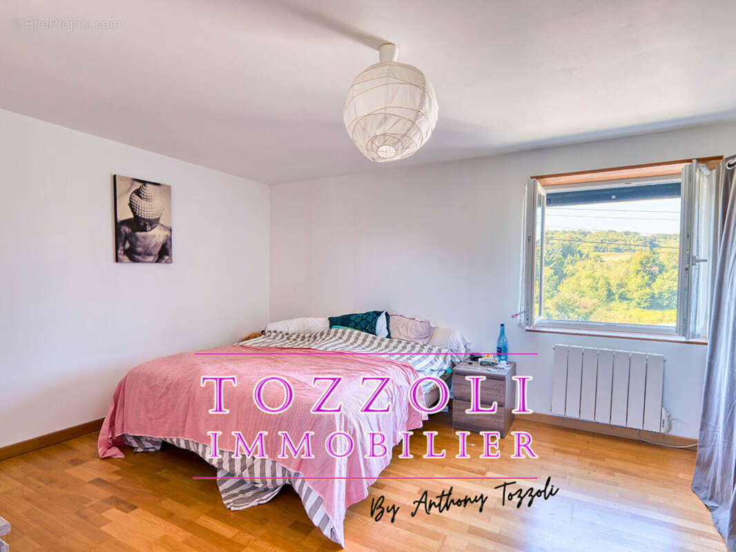 Maison à SAINT-DIDIER-DE-LA-TOUR