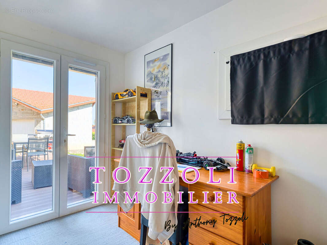 Maison à SAINT-DIDIER-DE-LA-TOUR