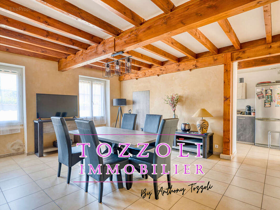 Maison à SAINT-DIDIER-DE-LA-TOUR