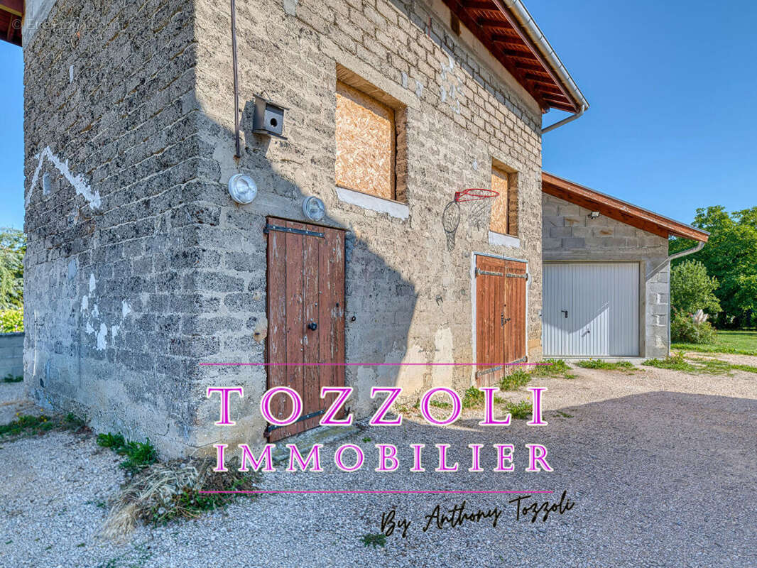 Maison à SAINT-DIDIER-DE-LA-TOUR