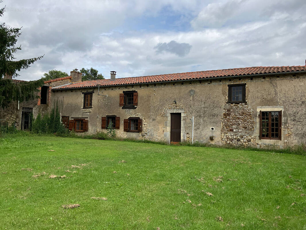 Maison à LE VIGEANT