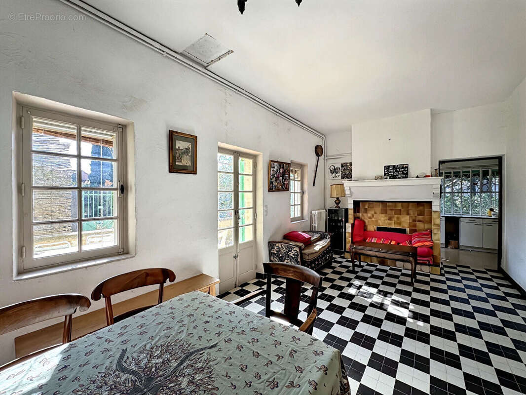 Maison à VILLENEUVE-LES-AVIGNON