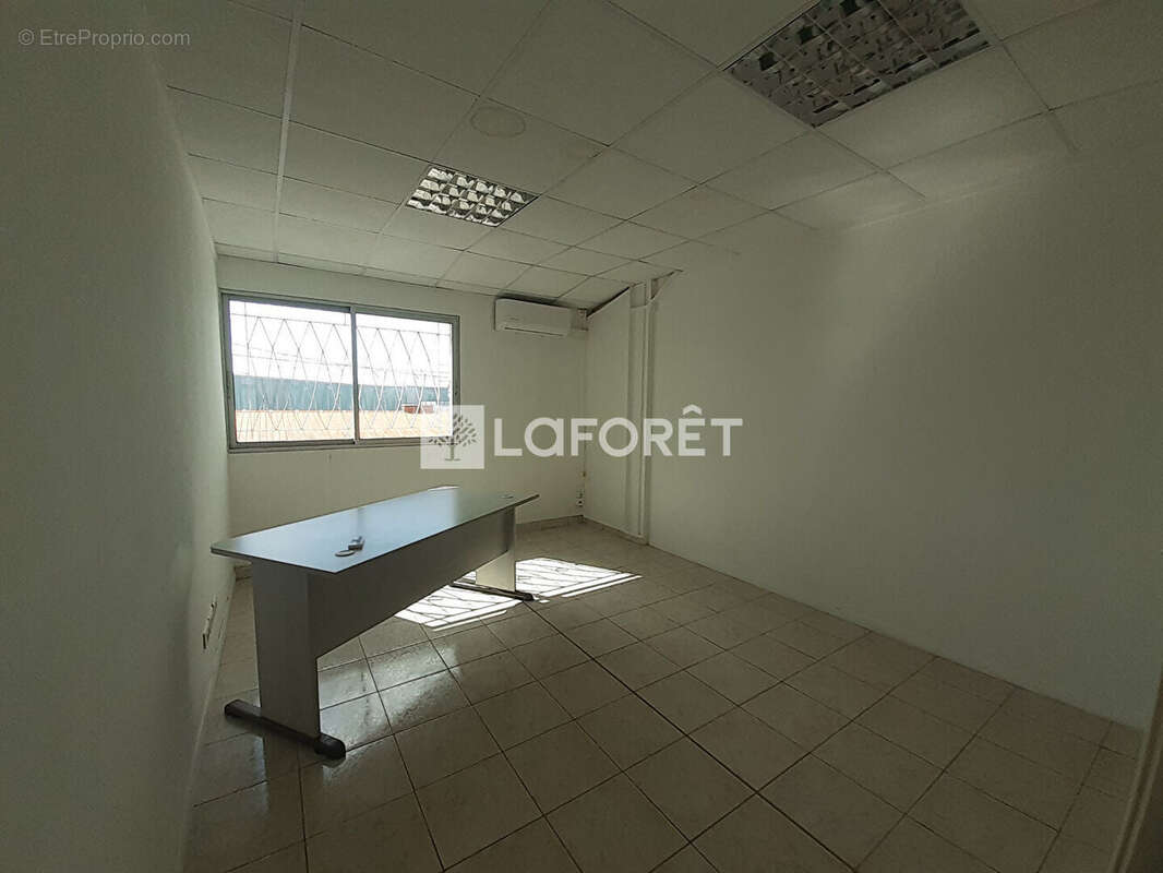 Commerce à BAIE-MAHAULT