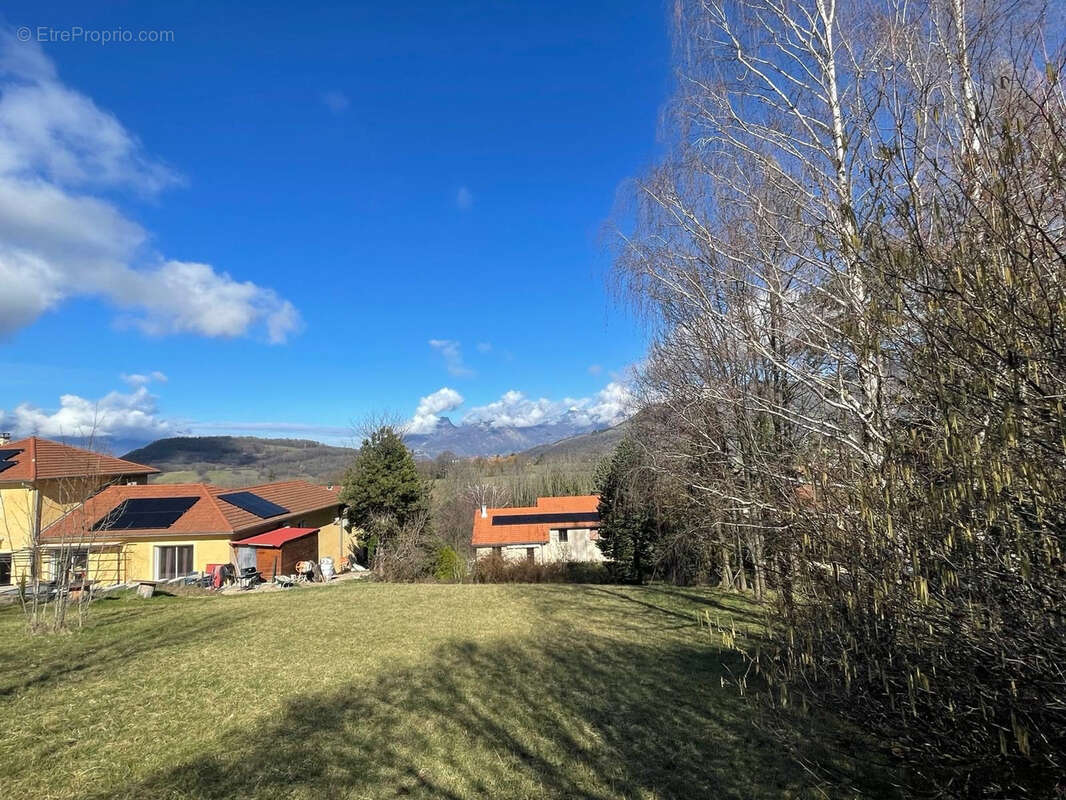 Terrain à BRIE-ET-ANGONNES