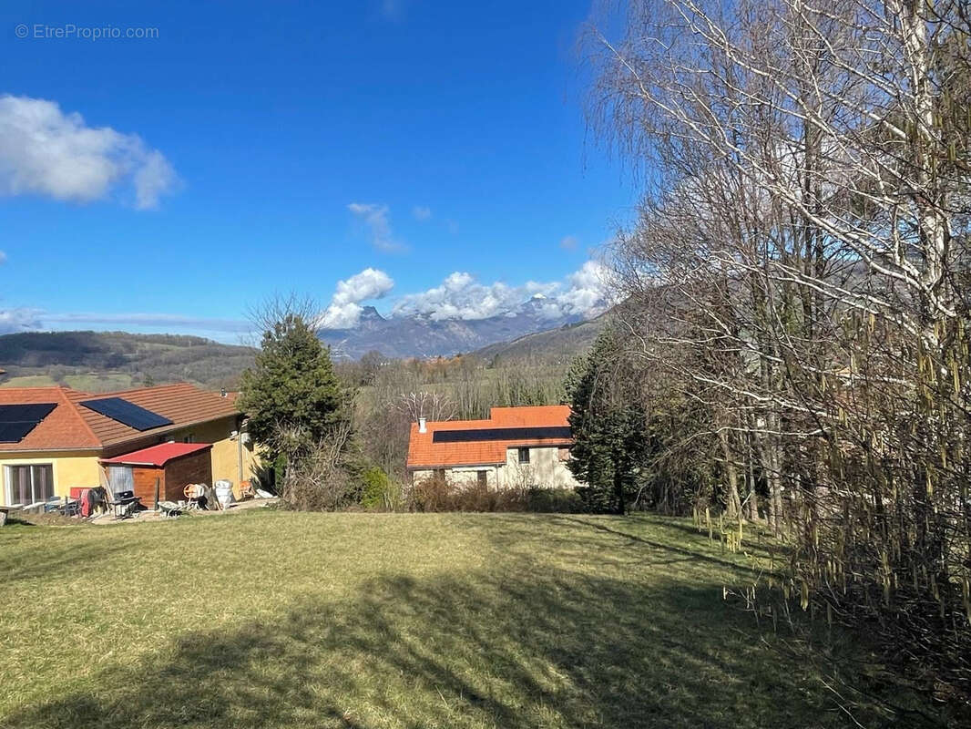 Terrain à BRIE-ET-ANGONNES