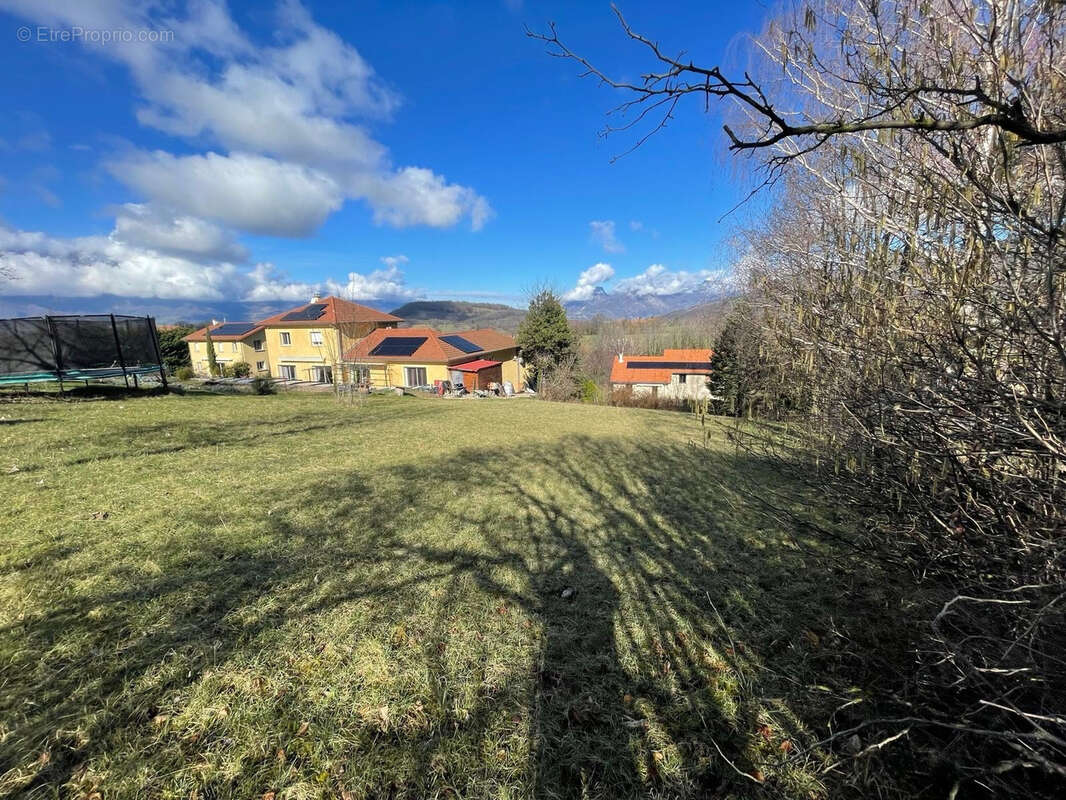 Terrain à BRIE-ET-ANGONNES