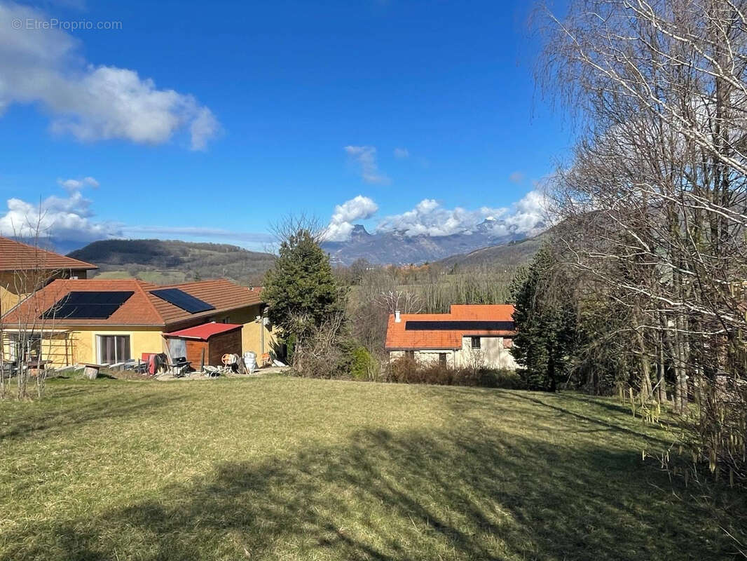 Terrain à BRIE-ET-ANGONNES