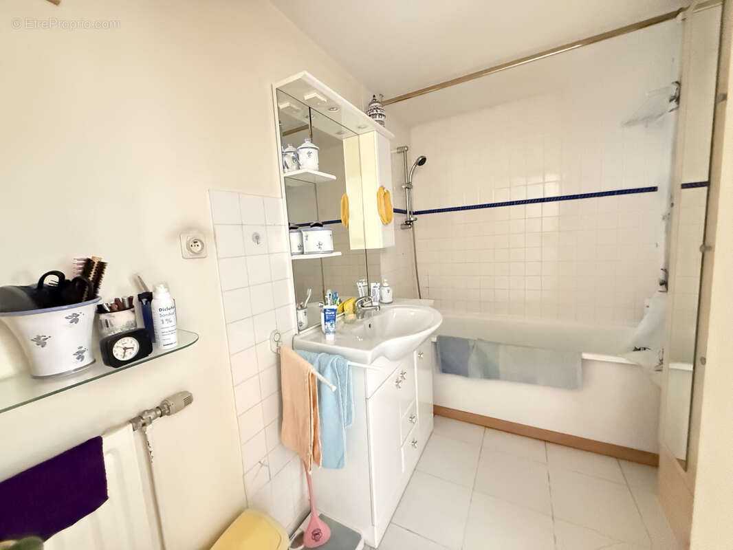 Appartement à FONTAINE