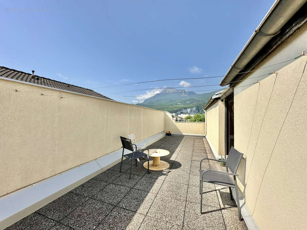 Appartement à FONTAINE