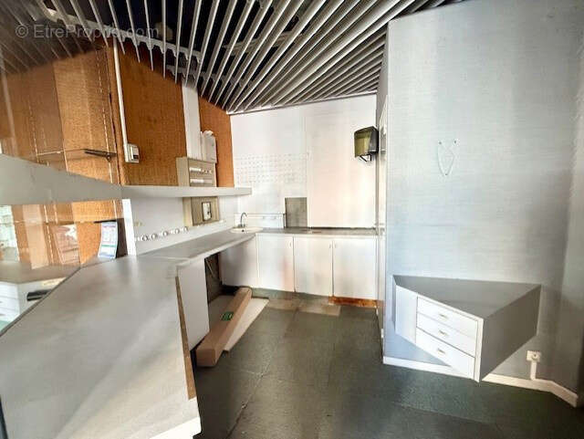 Commerce à FONTAINE