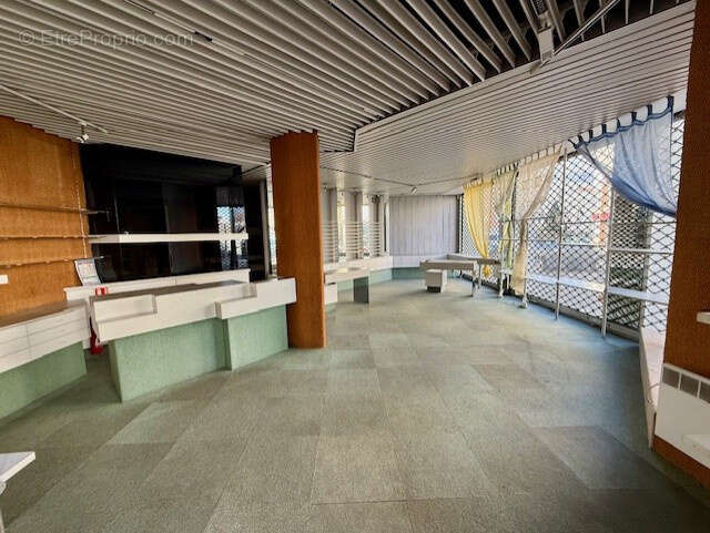 Commerce à FONTAINE