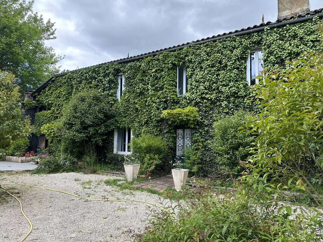 Maison à AILLAS