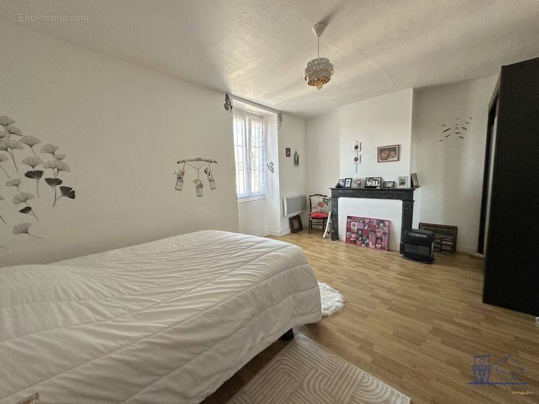 Maison à MORTAGNE-SUR-GIRONDE