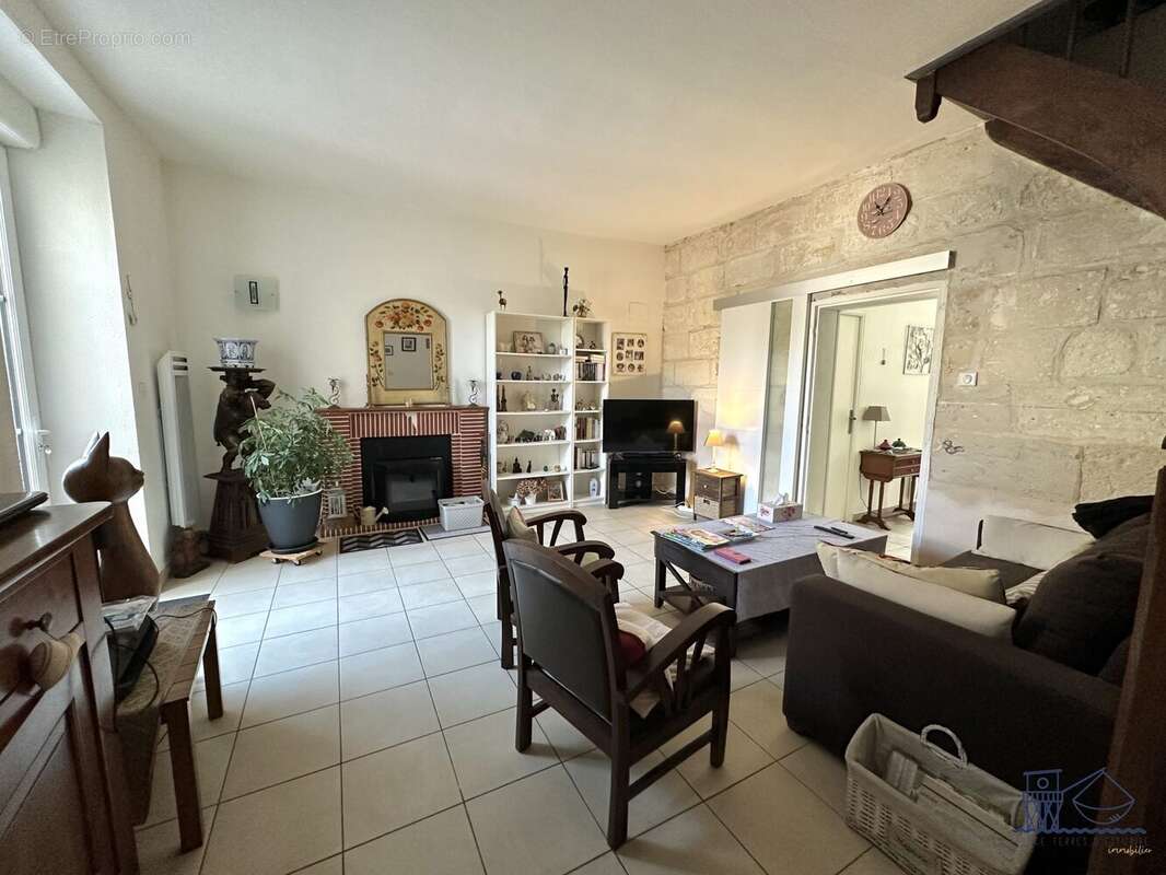 Maison à MORTAGNE-SUR-GIRONDE