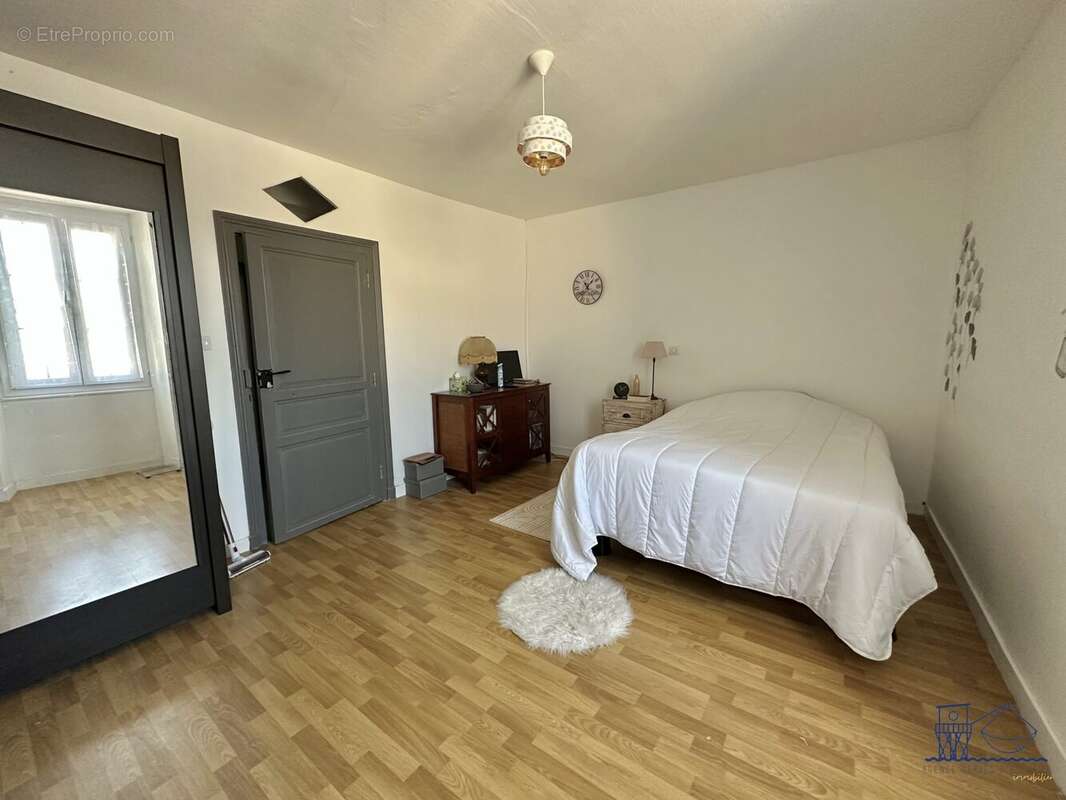 Maison à MORTAGNE-SUR-GIRONDE