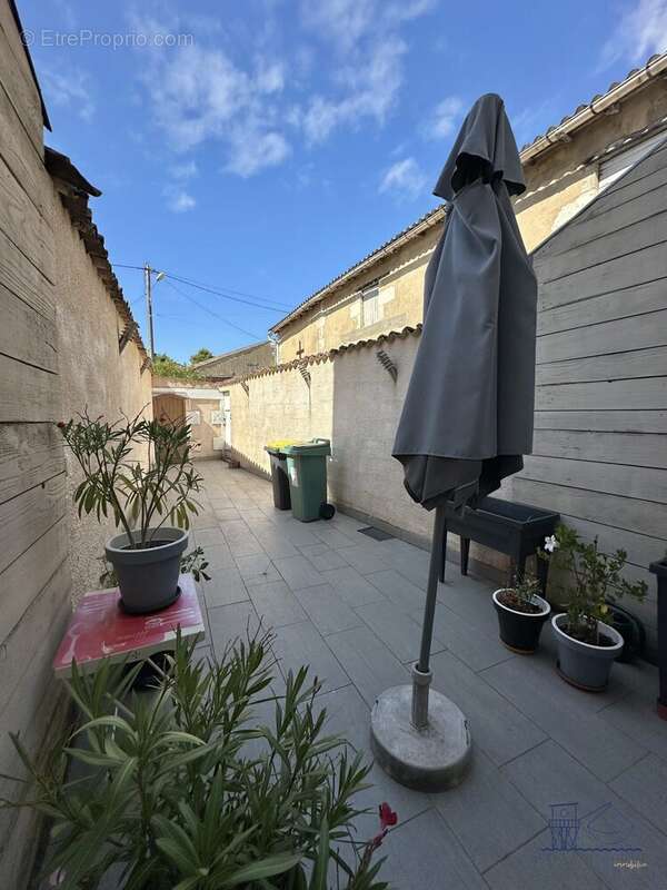 Maison à MORTAGNE-SUR-GIRONDE