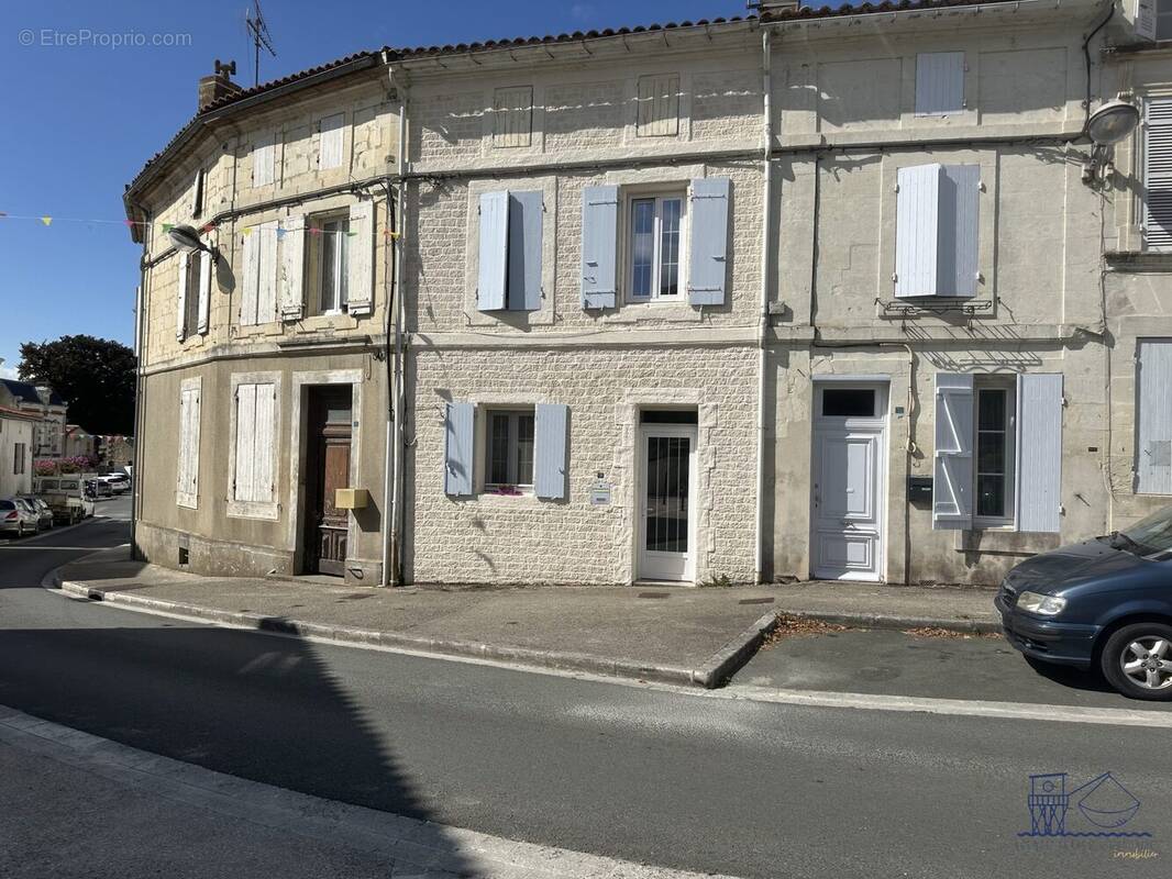 Maison à MORTAGNE-SUR-GIRONDE