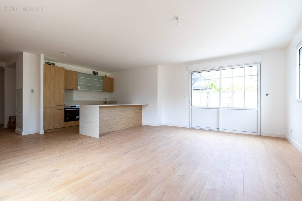 Maison à VILLENAVE-D&#039;ORNON